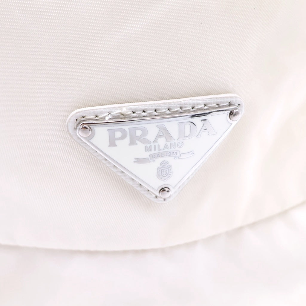 PRADA(プラダ) ×adidas RE-NYLON トライアングルロゴプレート 3ストライプ バケットハット ホワイト 2HC137 1WQ8 レディース