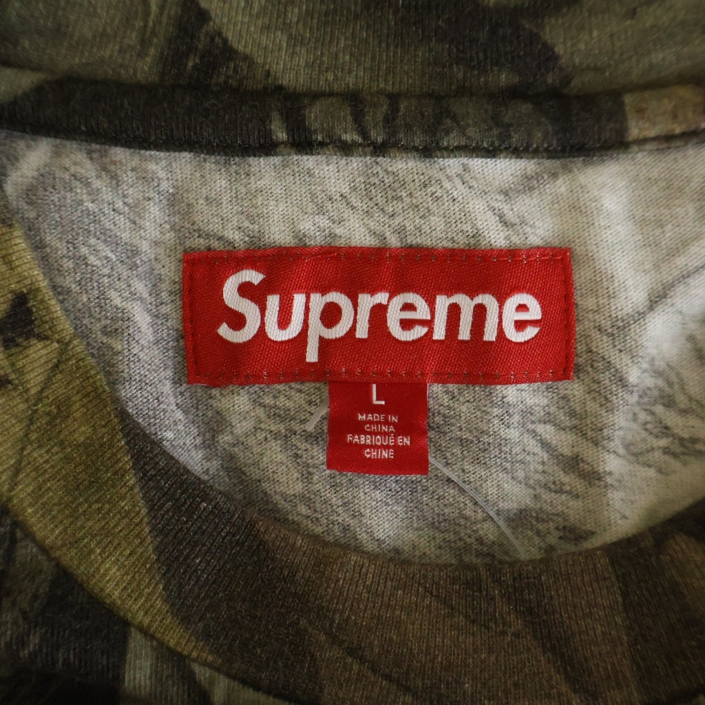 SUPREME(シュプリーム) 26SS Rhinestone Script S/S Tee カモ柄 バックラインストーン クルーネック 半袖Tシャツ カーキ