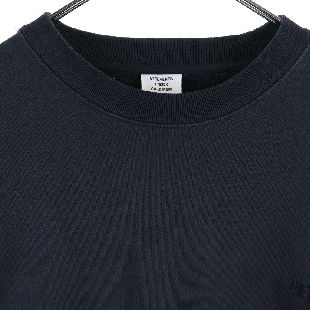 VETEMENTS(ヴェトモン) フロントロゴ刺繍 クルーネック 長袖スウェット ブラック