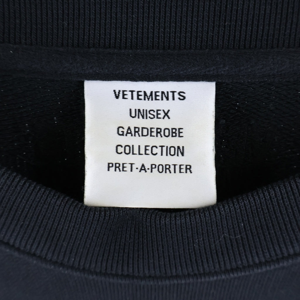 VETEMENTS(ヴェトモン) フロントロゴ刺繍 クルーネック 長袖スウェット ブラック