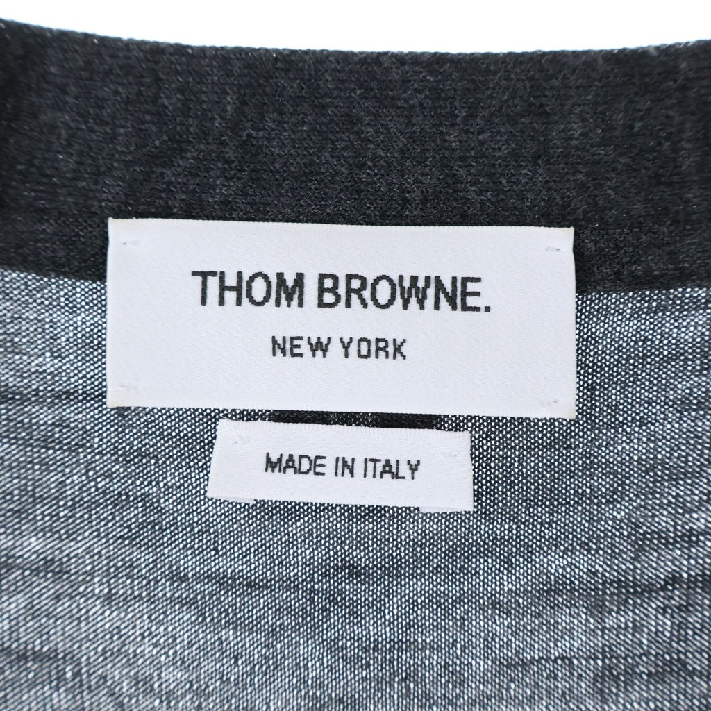 THOM BROWNE(トムブラウン) メリノウール 4-BAR クラシック Vネックニット カーディガン チャコールグレー MKC002A-Y1014022