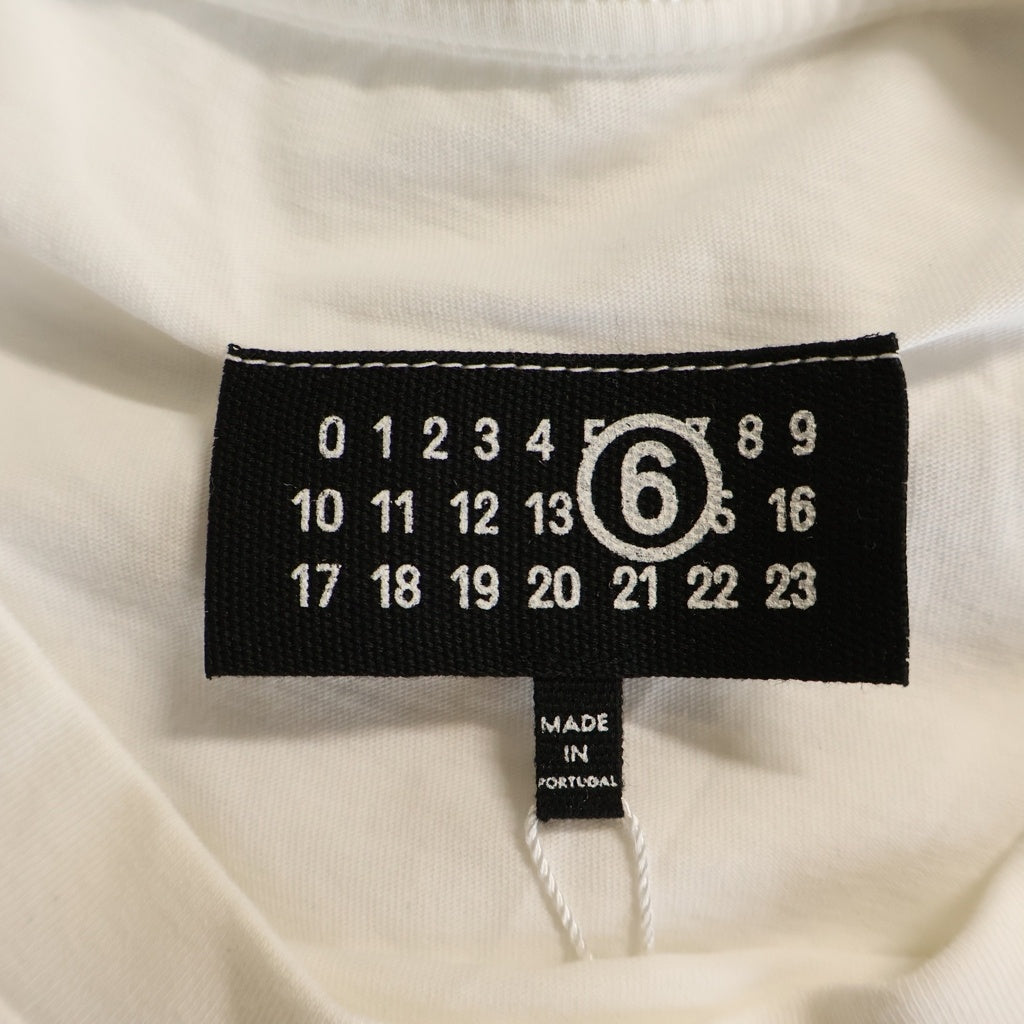 MM6 Maison Margiela(エムエムシックスメゾンマルジェラ) 25AW ナンバリングロゴ クルーネック長袖Tシャツ ロングスリーブカットソー ホワイト SH0GC0034 S24312