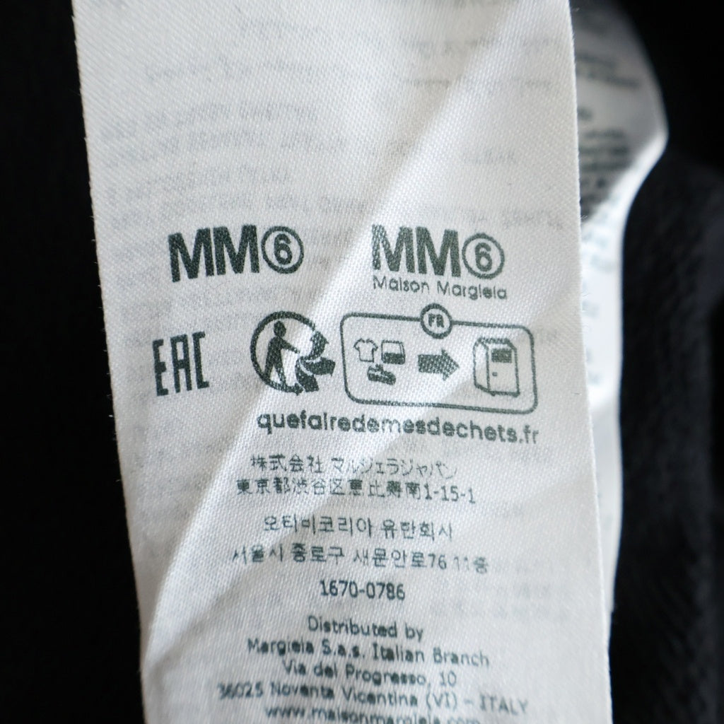 MM6 Maison Margiela(エムエムシックスメゾンマルジェラ) ナンバリングデザイン クルーネックスウェットトレーナー ブラック SH0GU0029 M25014
