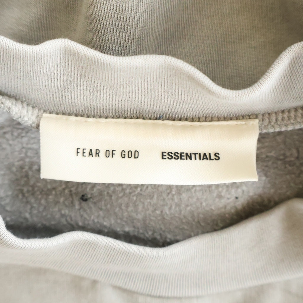FEAR OF GOD ESSENTIALS(フィアオブゴッド エッセンシャルズ) Heavy Fleece Cropped Relaxed Sweatshirt ヘビーフリース クロップド リラックス スウェットシャツ グレー 192HO256891F