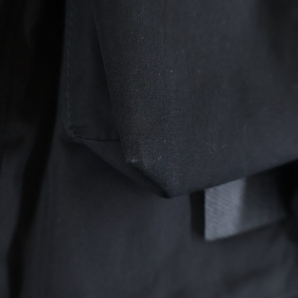 PRADA(プラダ) 24SS Re-nylon リナイロン トライアングルロゴプレート マルチポケット ジップアップ ベスト ブラック SGC499 SWMO