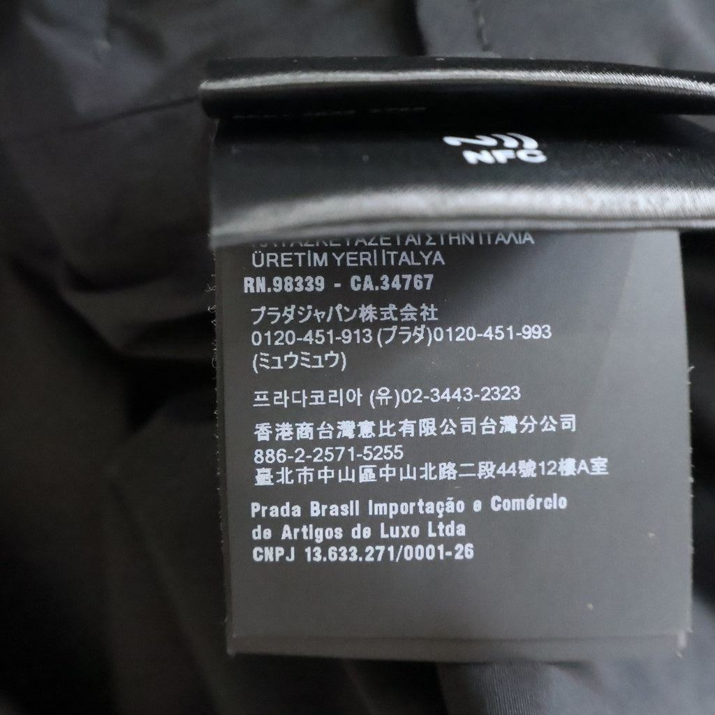 PRADA(プラダ) 24SS Re-nylon リナイロン トライアングルロゴプレート マルチポケット ジップアップ ベスト ブラック SGC499 SWMO