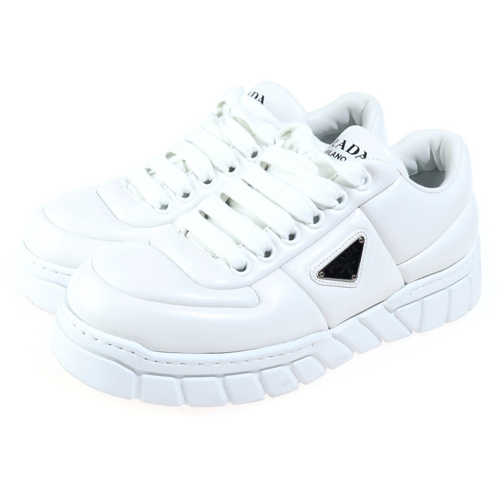 PRADA(プラダ) パデッドナッパレザー 三角ロゴプレート ローカットスニーカー ホワイト 2EE386