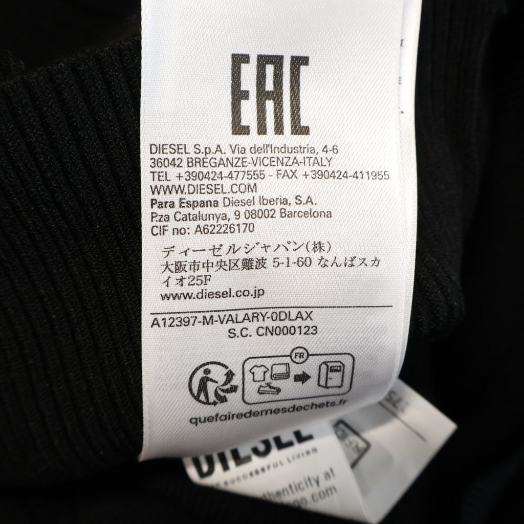 DIESEL(ディーゼル) 24SS M-VALARY フロント メタルオーバルDロゴプレート クルーネック 長袖ニット ブラック レディース 0DLAX