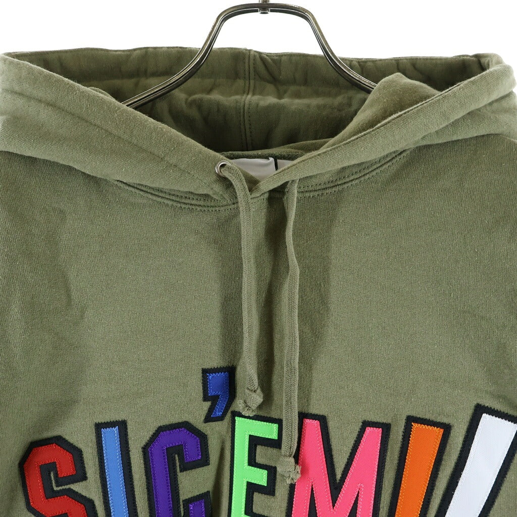 SUPREME(シュプリーム) 21AW × WTAPS Sic em! Hooded Sweatshirt フロントロゴ刺繍 プルオーバーパーカーフーディー カーキ