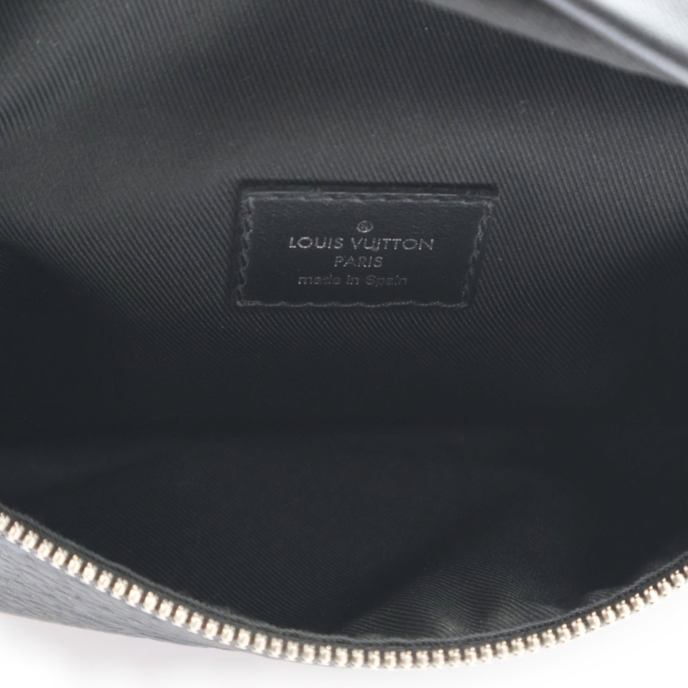 LOUIS VUITTON(ルイヴィトン) ディスカバリー バムバック ブラック レザー ボディバッグ RFID M57289