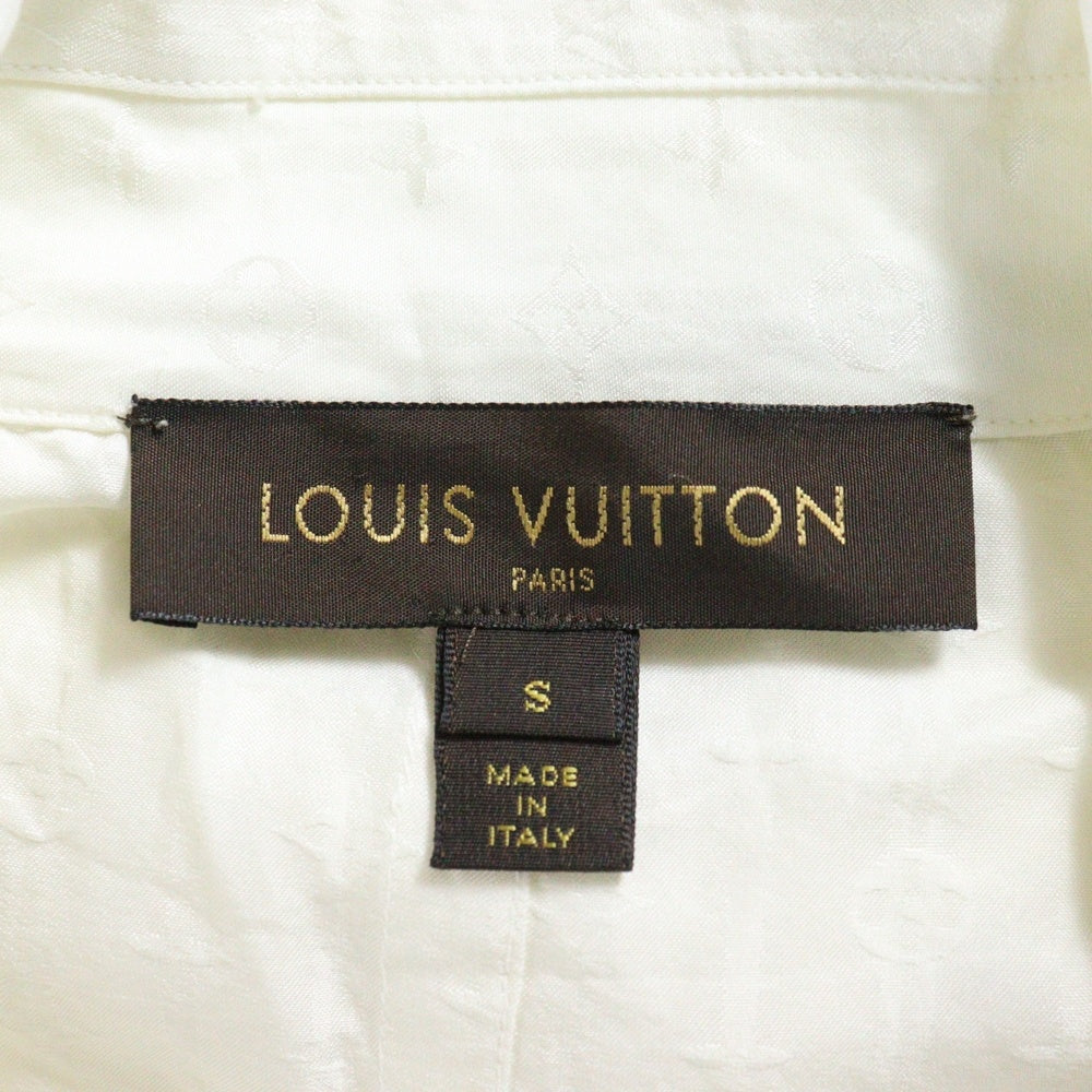 LOUIS VUITTON(ルイヴィトン) セットアップ エンブレム ロゴ刺繍 モノグラム総柄 長袖 パジャマシャツ ドローストリング ロングパンツ ホワイト/ネイビー