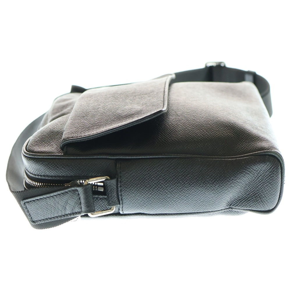 LOUIS VUITTON(ルイヴィトン) アレックス メッセンジャー タイガ レザー ショルダーバッグ シルバー金具 ブラック M30260