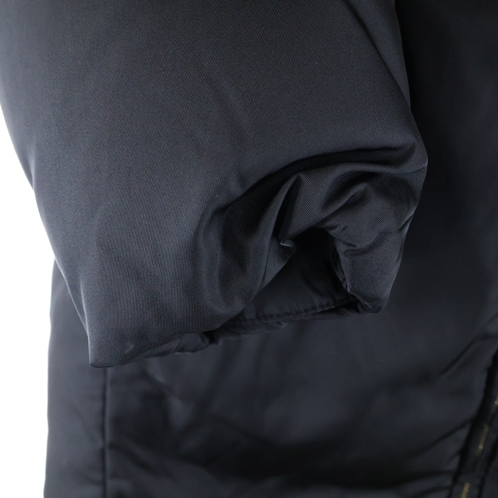 PRADA(プラダ) 22AW RE-NYLON トライアングルロゴプレート フーデッド ジップアップ ダウン ロング ジャケット コート ブラック 292077