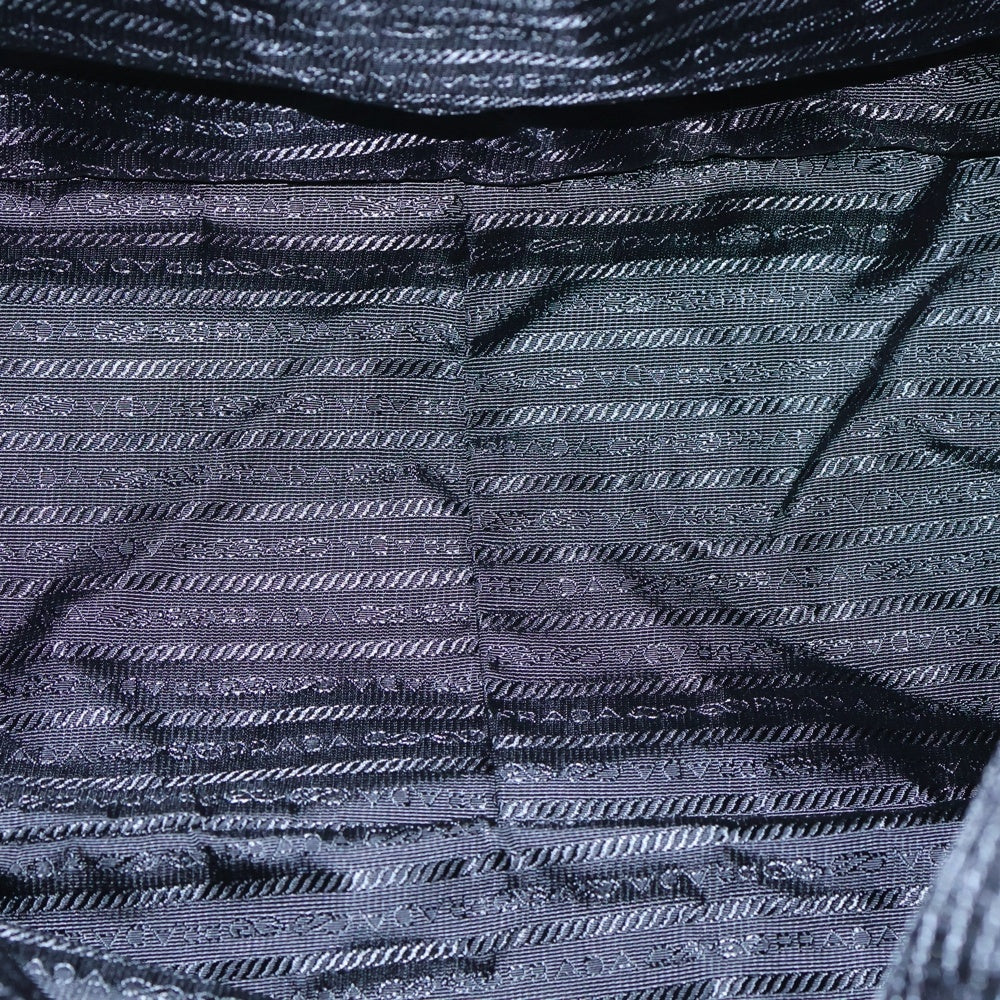 PRADA(プラダ) ヴィッテロ ダイノ トライアングルロゴプレート レザー ショルダーバッグ シルバー金具 ブラック 2VH182