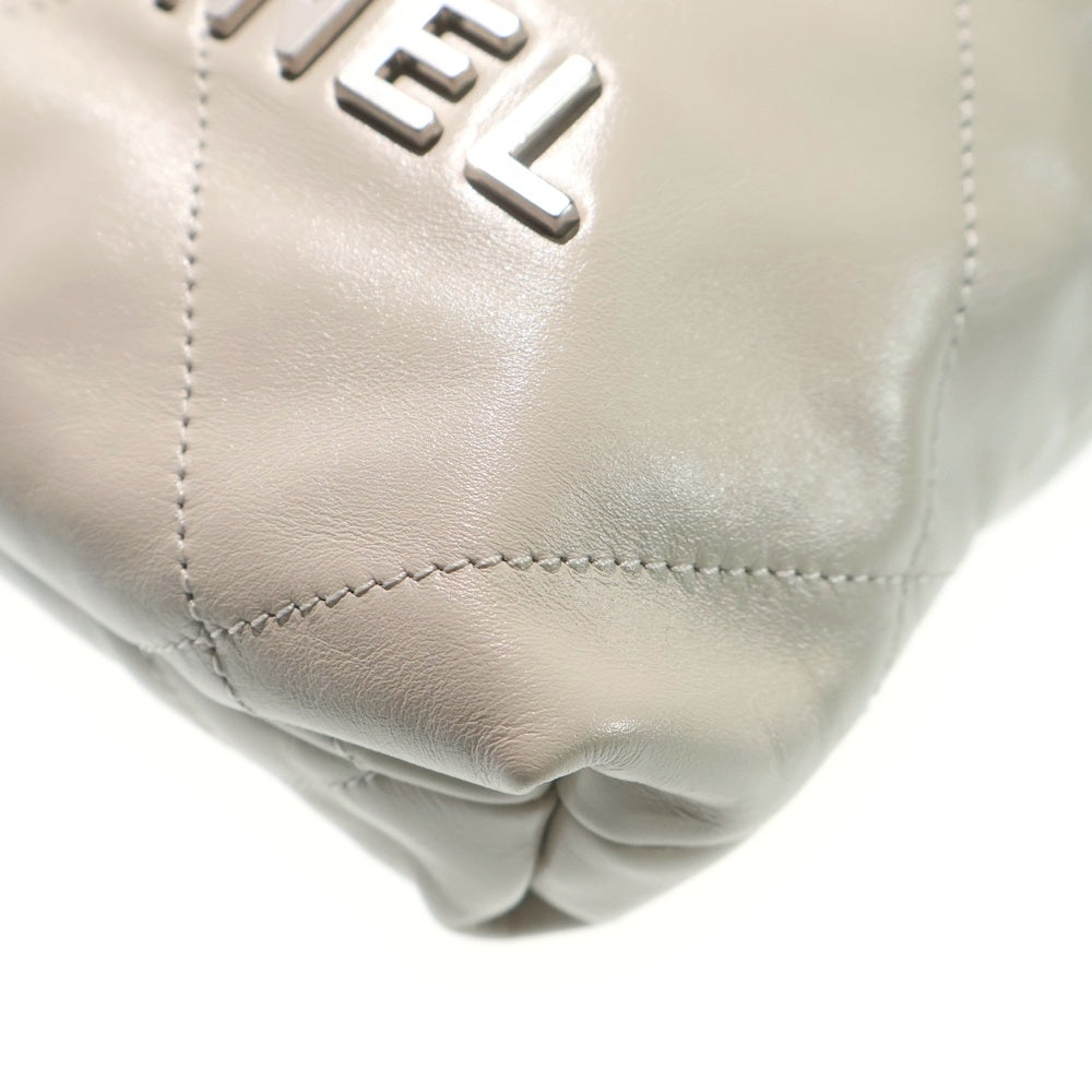 CHANEL(シャネル) シャネル22 ミニ ロゴプレート カーフスキン レザー ショルダーバッグ ゴールド金具 アイボリー AS3980