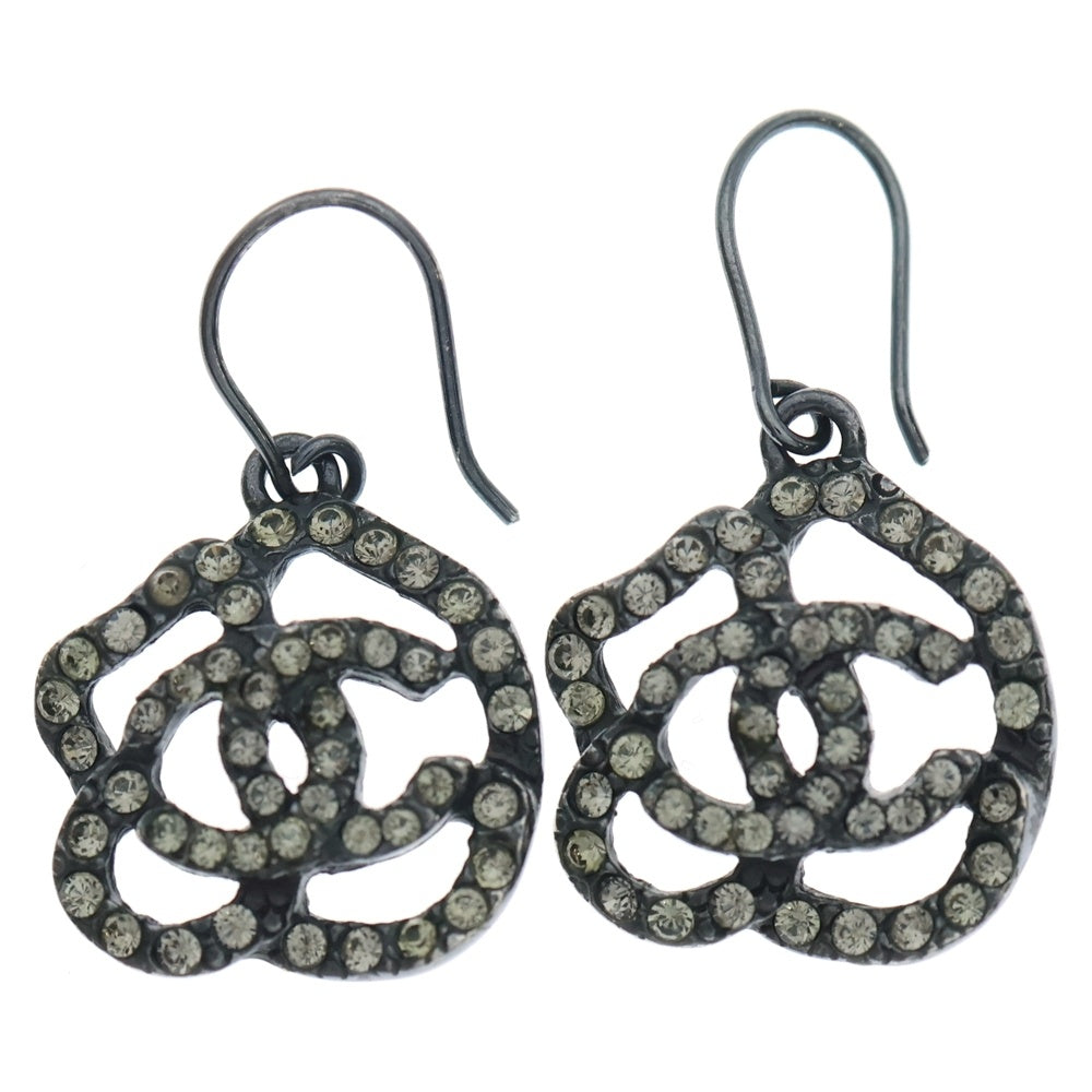 CHANEL(シャネル) カメリア ラインストーンピアス ブラック レディース
