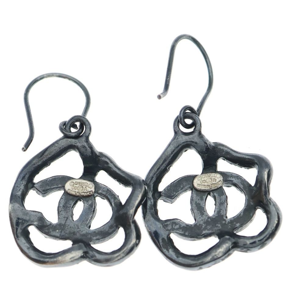 CHANEL(シャネル) カメリア ラインストーンピアス ブラック レディース