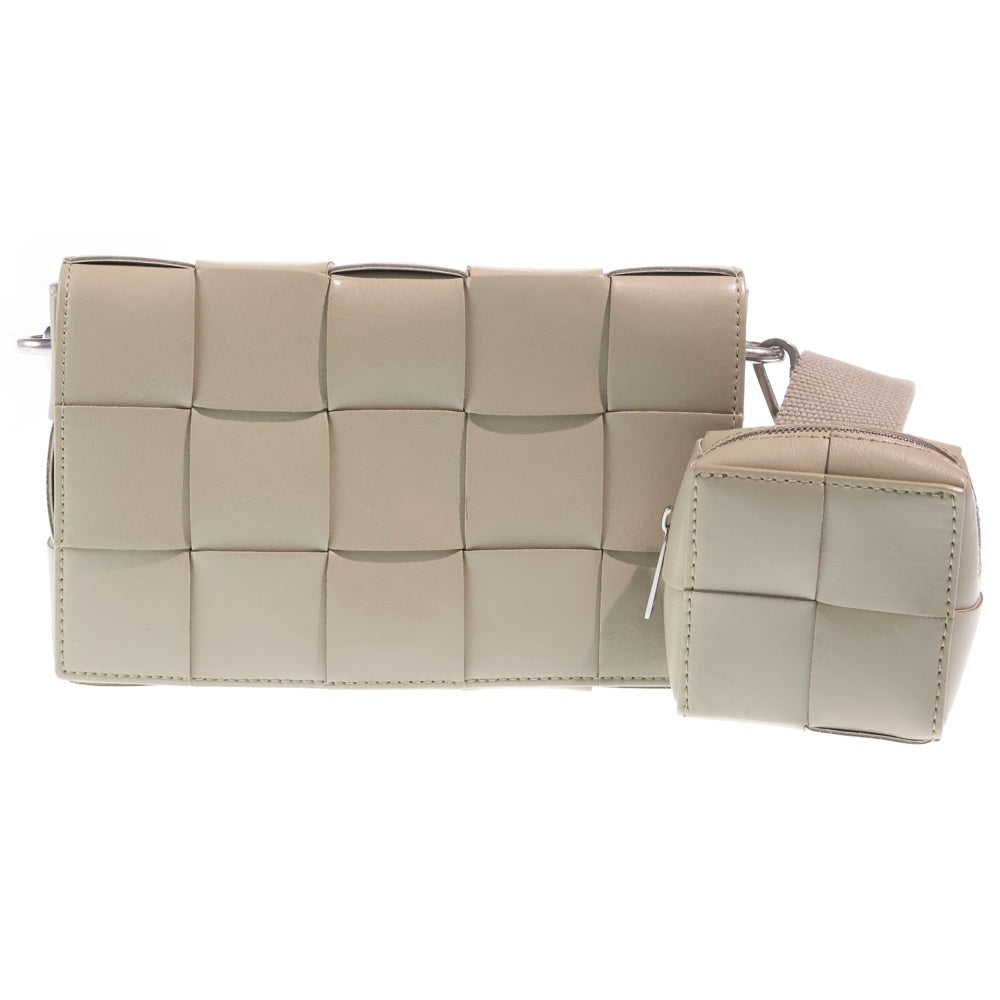 BOTTEGA VENETA(ボッテガヴェネタ) マキシイントレチャート カセット ショルダーバッグ ライトグリーン レザー シルバー金具 レディース