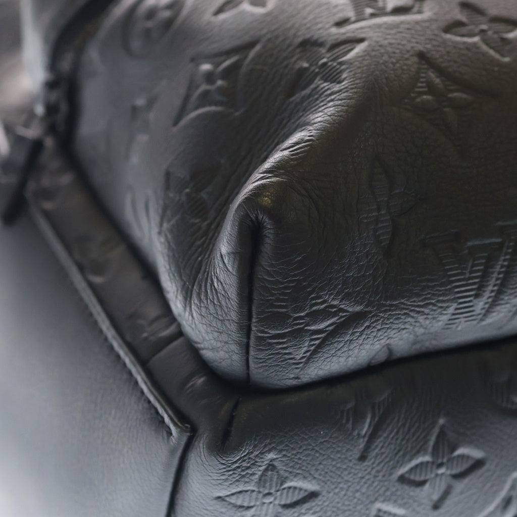 LOUIS VUITTON(ルイヴィトン) モノグラムシャドウ ディスカバリー バックパック リュックサック ブラック ノワール レザー M46553 ブラック金具
