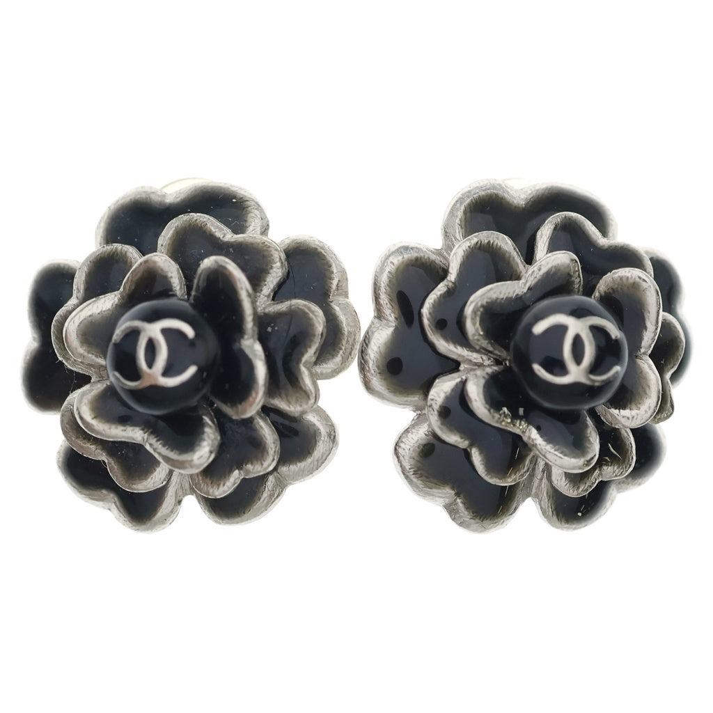 CHANEL(シャネル) カメリア イヤリング シルバー メタル 03C