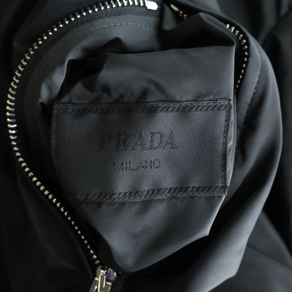PRADA(プラダ) トライアングルロゴ リバーシブル フーデッド ブルゾンジャケット ナイロン ブラック SGB224