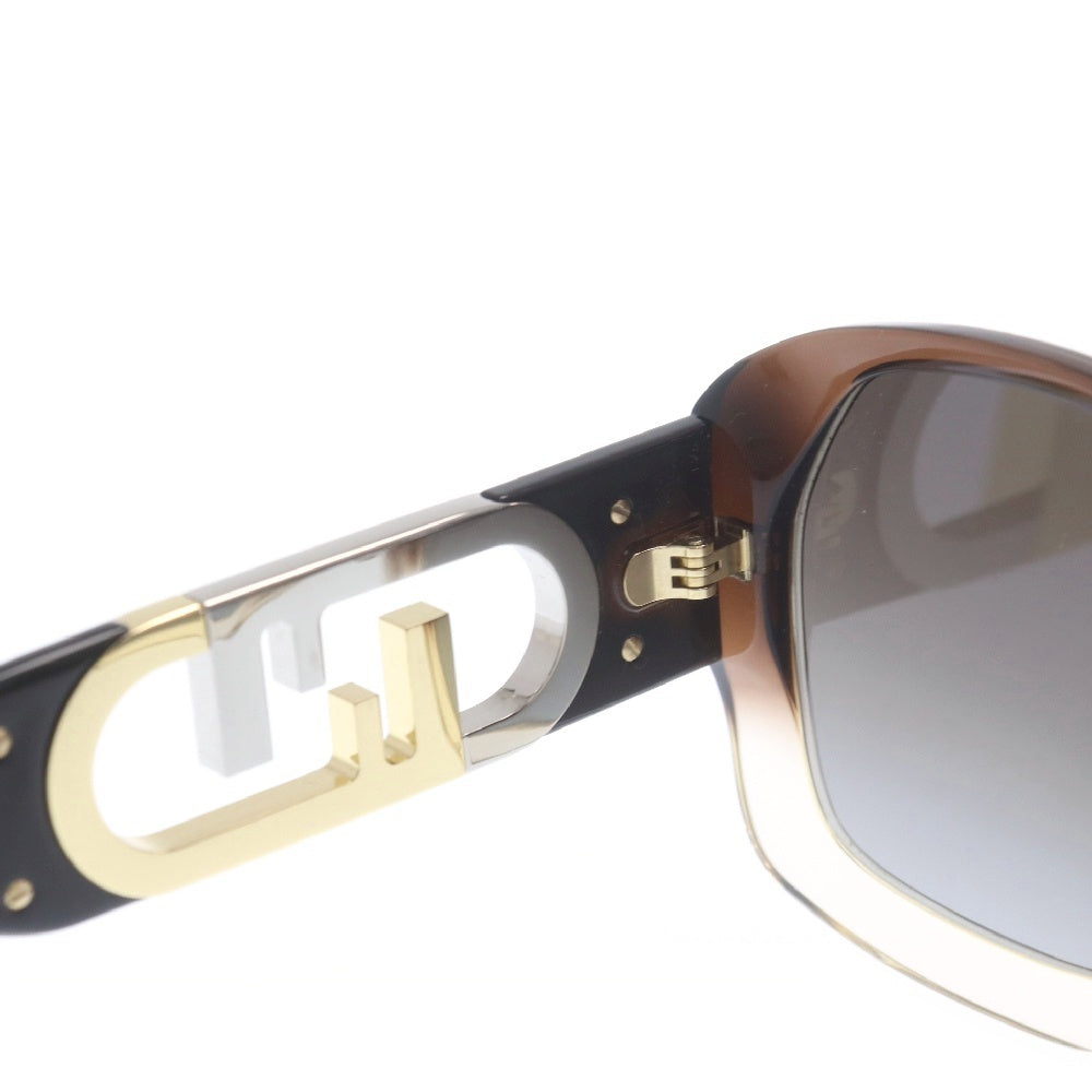 FENDI(フェンディ) FFロゴデザイン スクエアフレーム アイウェア サングラス ブラウン FE40048F