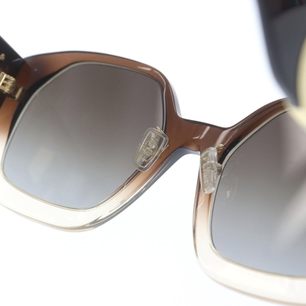 FENDI(フェンディ) FFロゴデザイン スクエアフレーム アイウェア サングラス ブラウン FE40048F