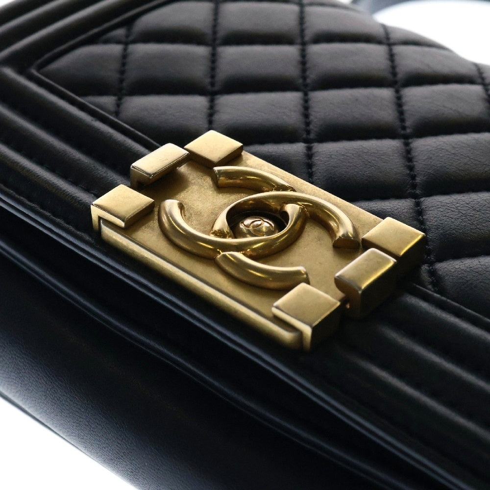 CHANEL(シャネル) Boy Chanel ボーイシャネル 20 マトラッセ ラムスキン ゴールド金具 チェーンショルダーバッグ 24番台 ネイビー