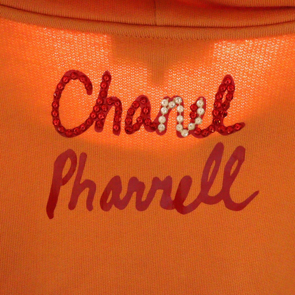 CHANEL(シャネル) ×Pharrell Williams 19SS×ファレル・ウィリアムス ビジュー装飾 ココマークプルオーバーパーカー フーディー オレンジ P61050K 46831