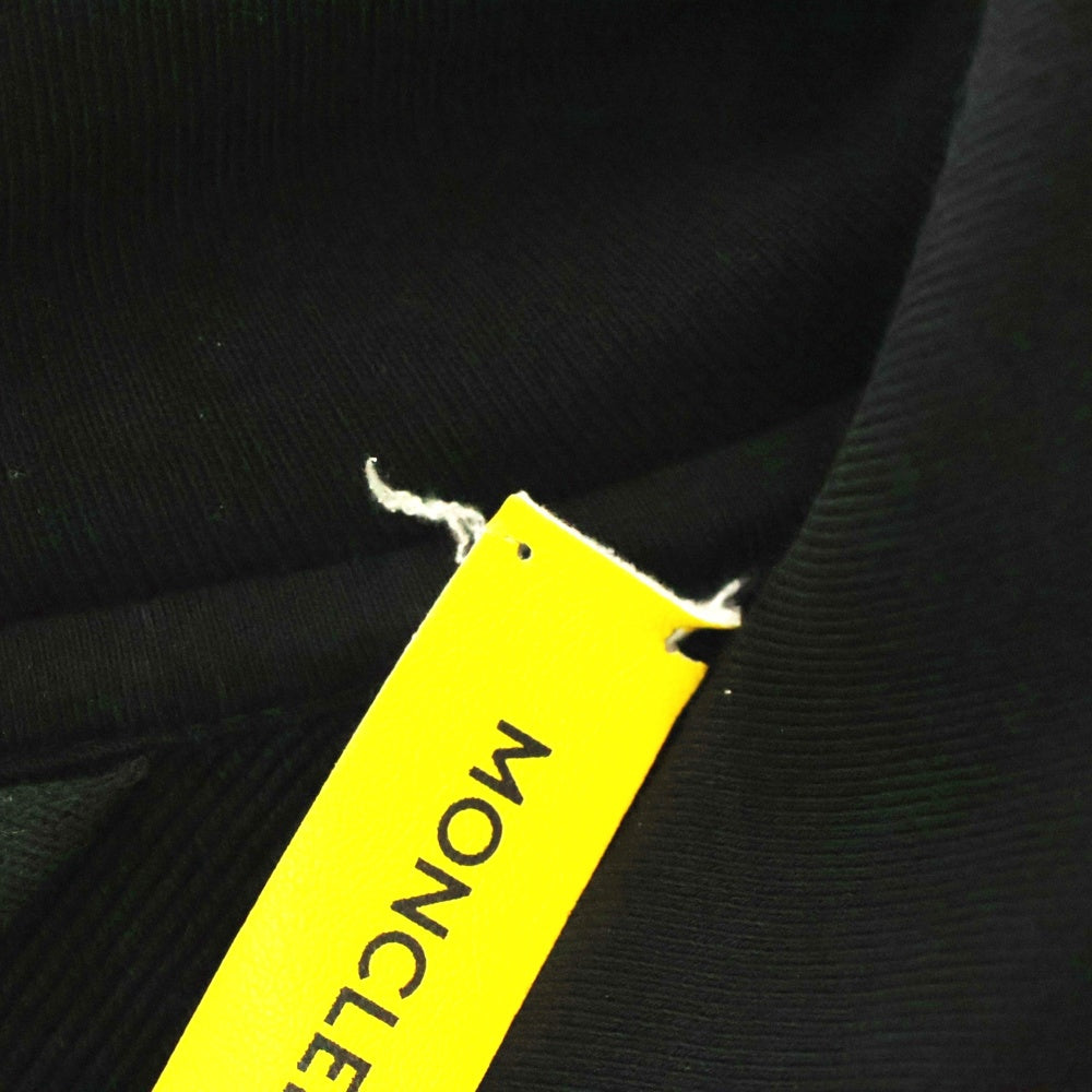 MONCLER GENIUS(モンクレール ジーニアス) 21AW グリッターロゴ プリント プルオーバー スウェットパーカー ブラック G20928G00013