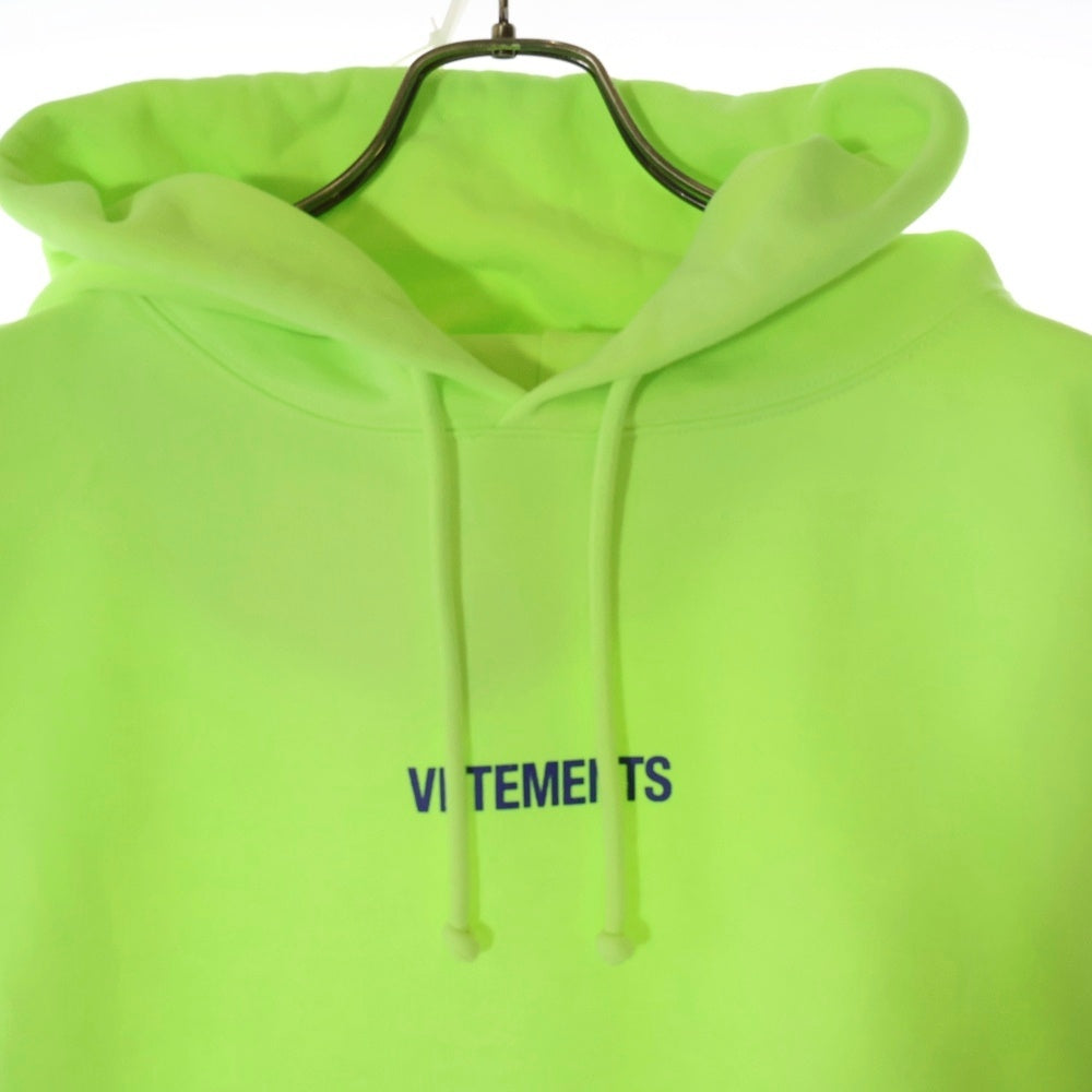 VETEMENTS(ヴェトモン) 22SS LOGO LABEL HOODIE フロントロゴレーベル プルオーバーフーディ パーカー UE52TR380Y イエロー