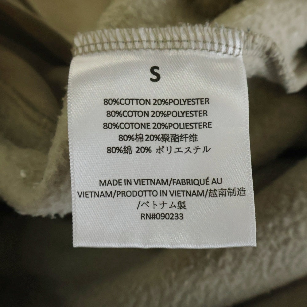 FEAR OF GOD ESSENTIALS(フィアオブゴッド エッセンシャルズ) リフレクターロゴ プルオーバーフーディパーカー ベージュ