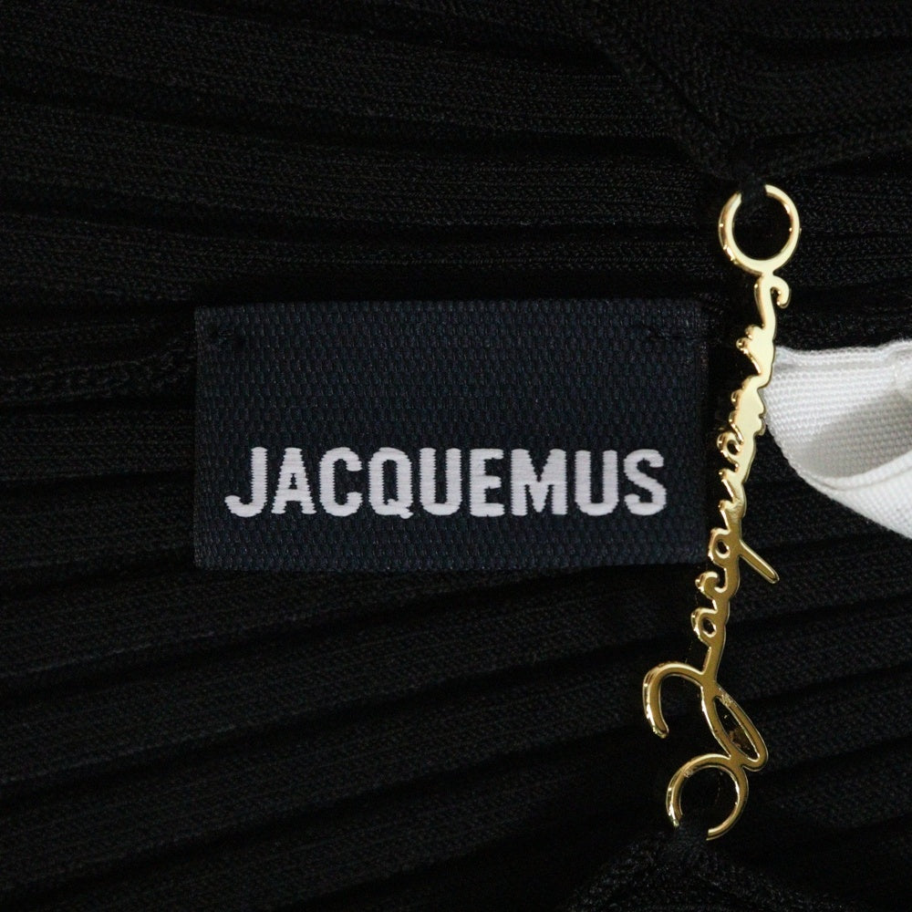 JACQUEMUS(ジャックムス) チャームロゴ クロップド丈 マイクロリブニットカーディガン ブラック レディース 213KN108-2190-990