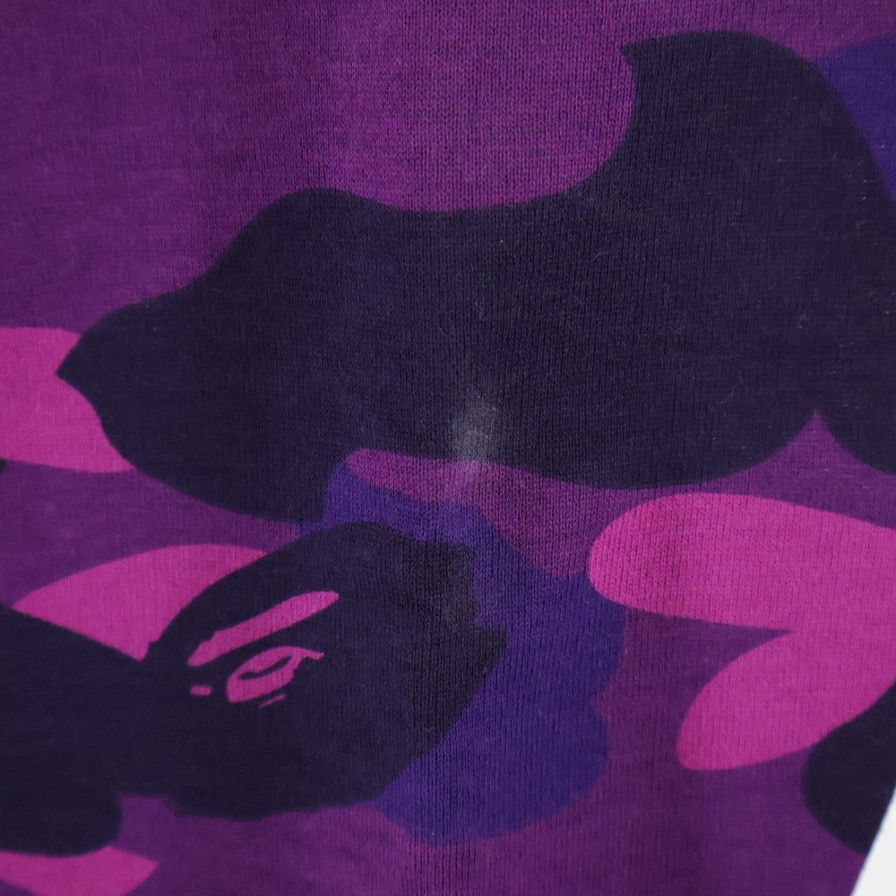 BAPE BY A BATHING APE(ベイプ ア ベイシング エイプ) カモフラ総柄 半袖Tシャツ カットソー パープル 001CSH201045X