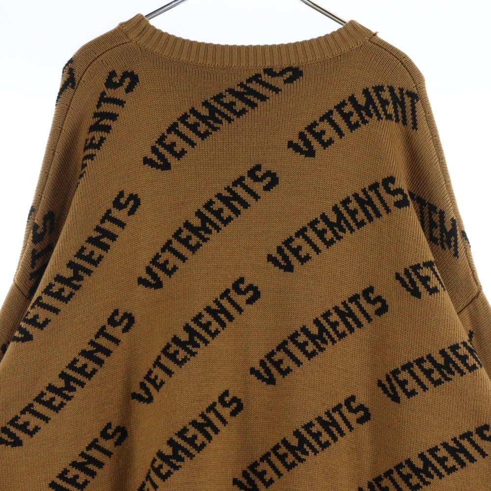 VETEMENTS(ヴェトモン) 22SS 総柄ロゴ ジャガードニット セーター ブラウン UE52KN340C