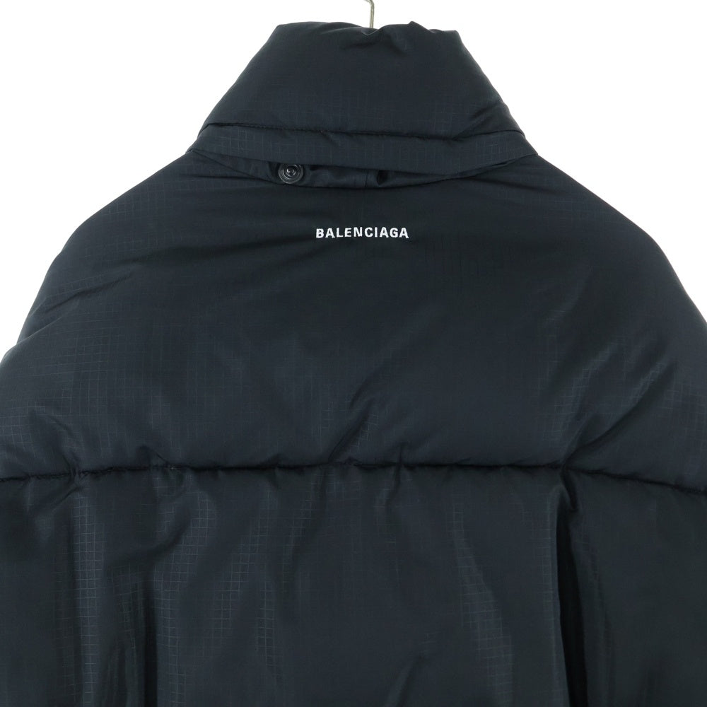 BALENCIAGA(バレンシアガ) バックロゴ刺繍 リップストップ パファージャケット ブラック 621982 TYD33