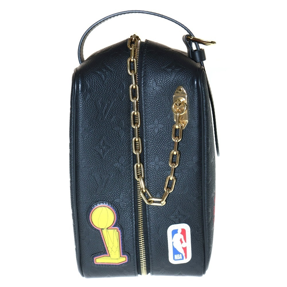 LOUIS VUITTON(ルイヴィトン) ×NBA モノグラム エンボス クローク