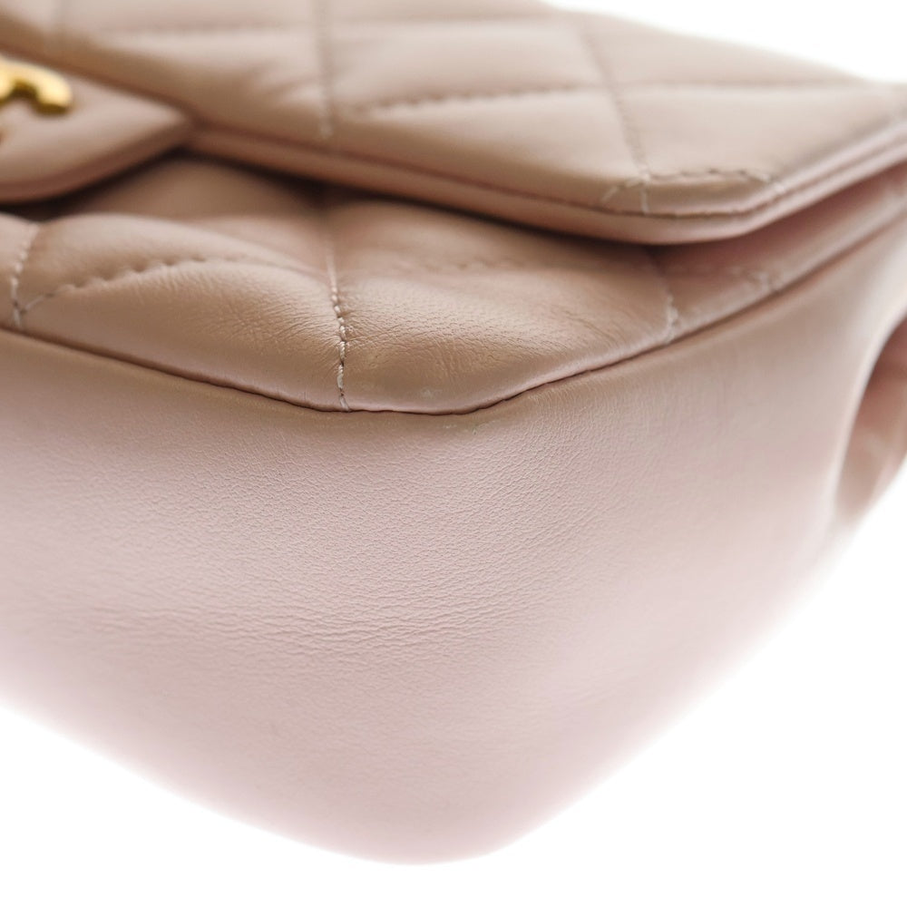 CHANEL(シャネル) ミニマトラッセ ラムスキン ピンク ハートチャーム ココマーク ターンロック チェーンショルダーバッグ