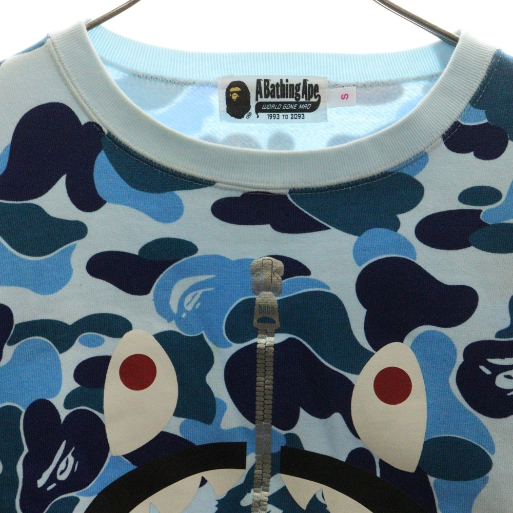 BAPE BY A BATHING APE(ベイプ ア ベイシング エイプ) Camo Shark Crew Sweatshirt シャークプリント カモフラ クルーネックスウェット トレーナー ブルー 001SWK802004L
