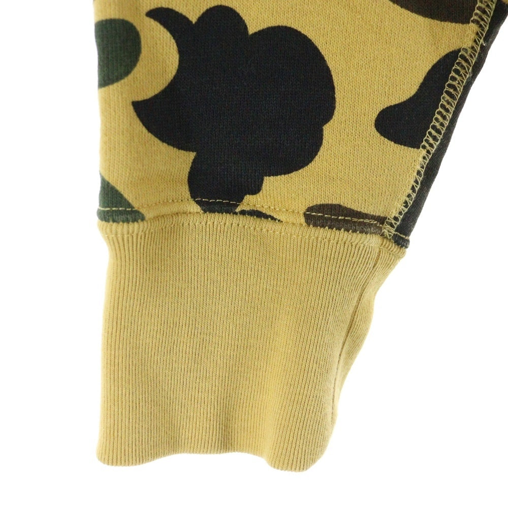 BAPE BY A BATHING APE(ベイプ ア ベイシング エイプ) Camo Shark Crew Sweatshirt シャークプリント カモフラ クルーネックスウェット トレーナー イエロー 001SWK801010M