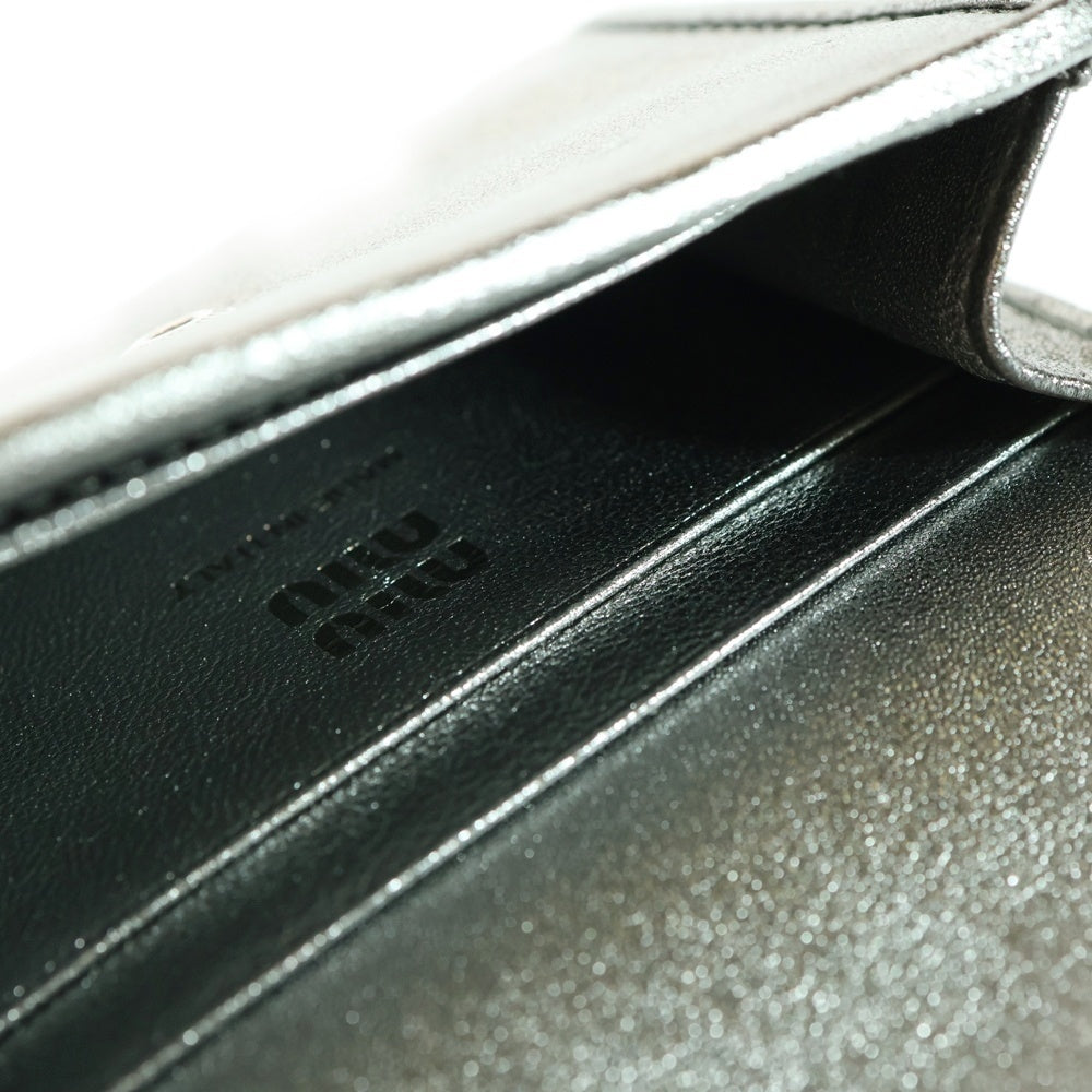 miumiu(ミュウミュウ) チェーン付き カードケース シルバー 5MRO30