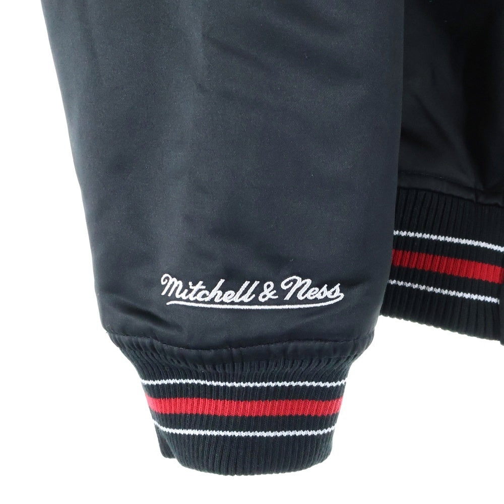NBA(エヌビーエー) NBA CHICAGO BULLS HEVYWEIGHT JACKET シカゴブルズ サテン スタジャン ジャケット ブラック/レッド