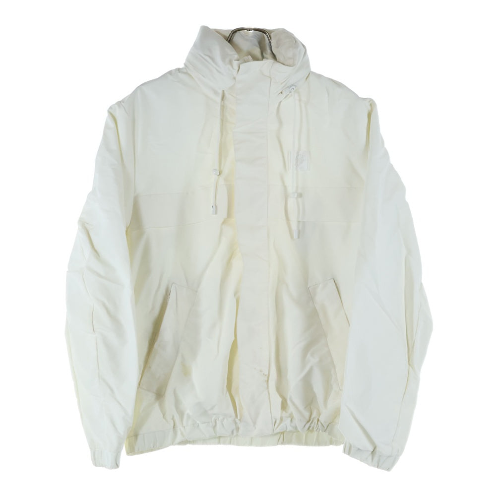 LOUIS VUITTON(ルイヴィトン) ロゴパッチ シグネチャー ウインドブレーカー ホワイト 1AHUGZ