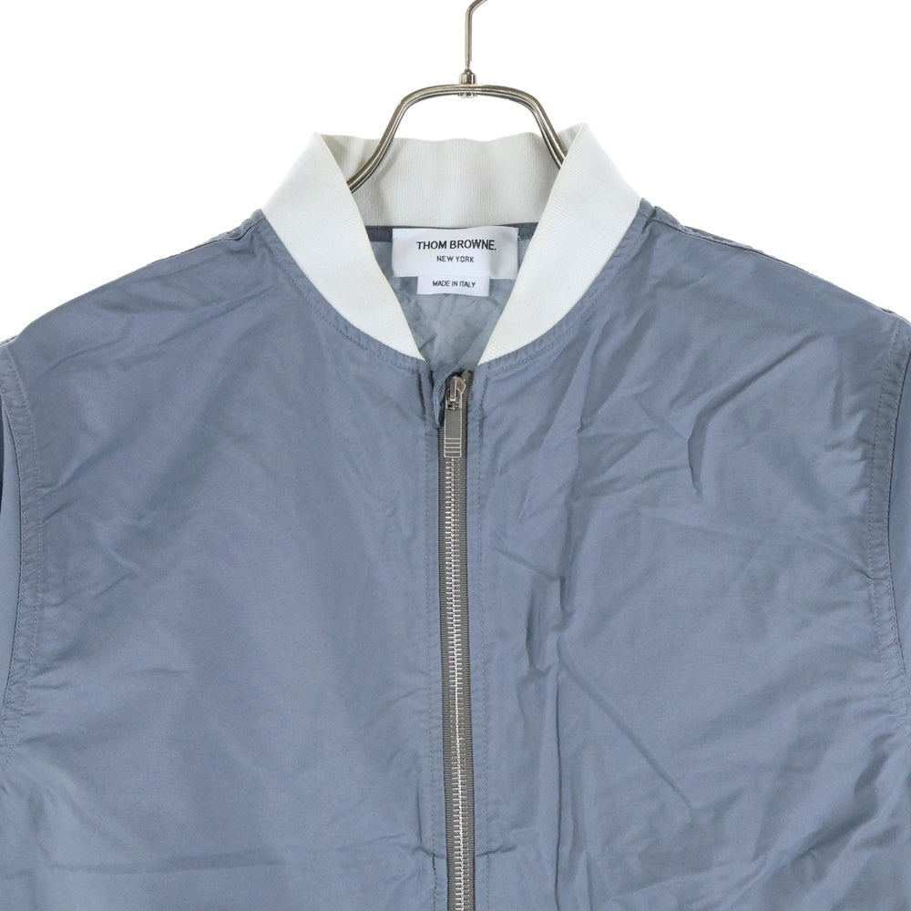 THOM BROWNE(トムブラウン) 4BARプリント ナイロンボンバージャケット グレー MJT152A-04429035