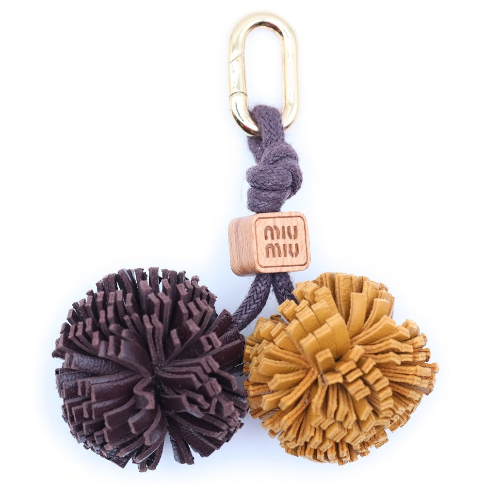 miumiu(ミュウミュウ) レザー マイクロトリックチャーム キーホルダー ブラウン レディース