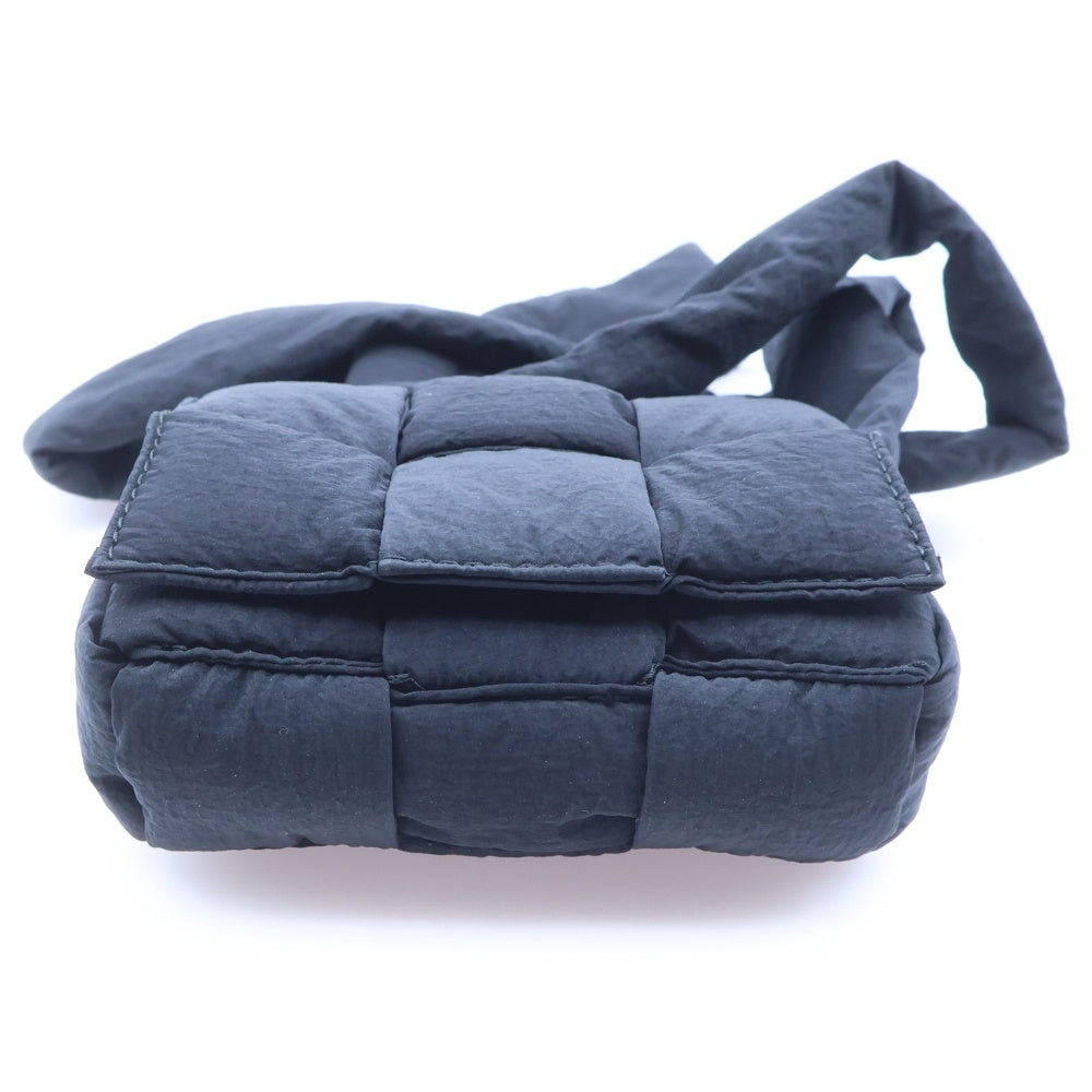 BOTTEGA VENETA(ボッテガヴェネタ) パデッドテック カセット ナイロンバック ショルダーバッグ ブラック レディース