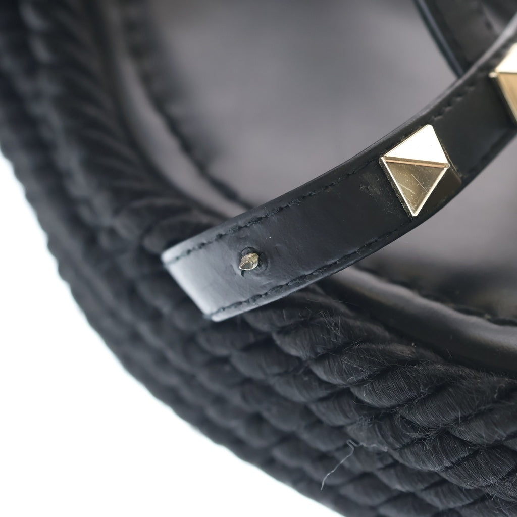 VALENTINO(ヴァレンティノ) ロックスタッズ ウェッジソールサンダル ブラック レディース