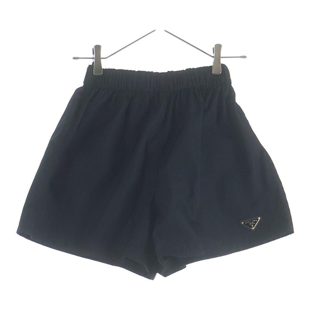 PRADA(プラダ) トライアングルロゴプレートナイロンショーツ レディース ブラック 22C757 S231 1WQ8