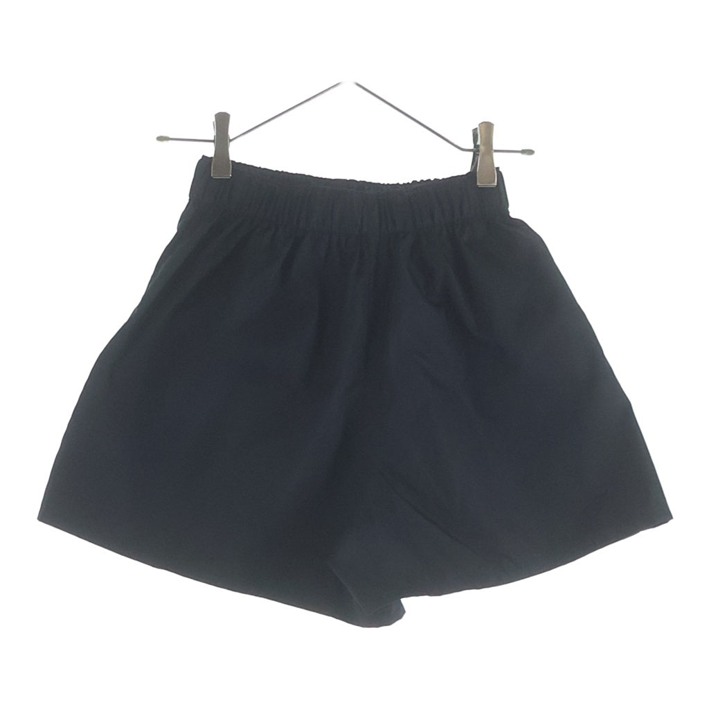 PRADA(プラダ) トライアングルロゴプレートナイロンショーツ レディース ブラック 22C757 S231 1WQ8