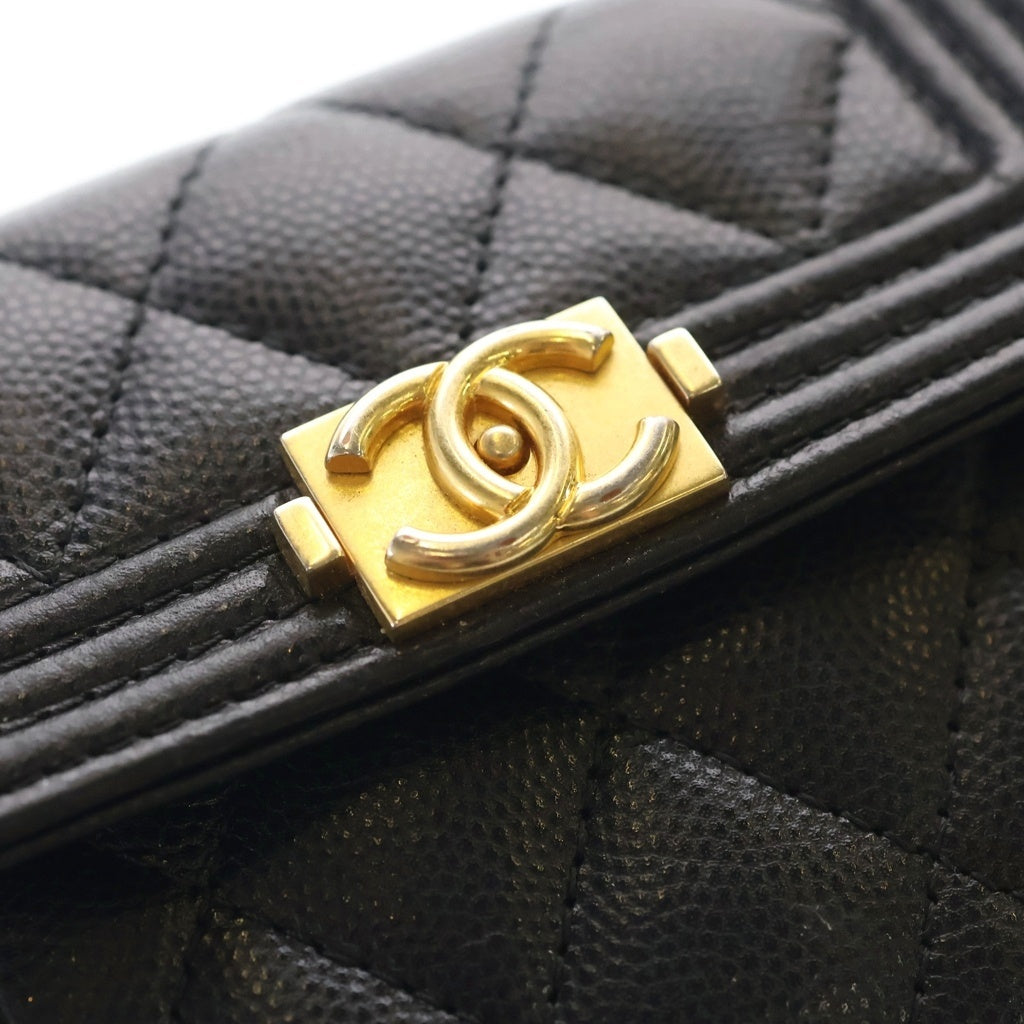CHANEL(シャネル) ボーイシャネル コンパクトウォレット キャビアスキン ブラック GD金具 レディース